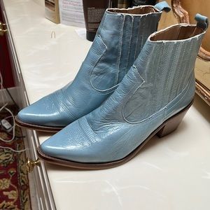 Anthropologie Chio light blue leather stitched booties, size 40 US 9 Spain